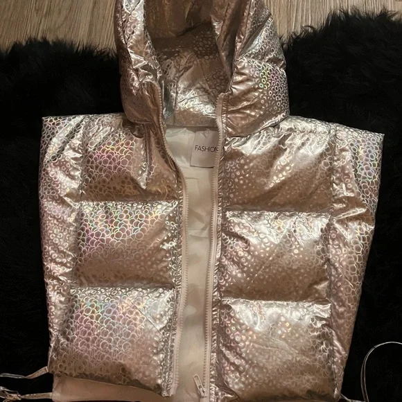 Women's Silver Puffer Vest - Picture 2 of 2